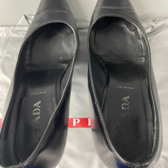 Authentic PRADA Black Patent Leather Pointed Pumps, Size 35.5 - Picture 8 of 16